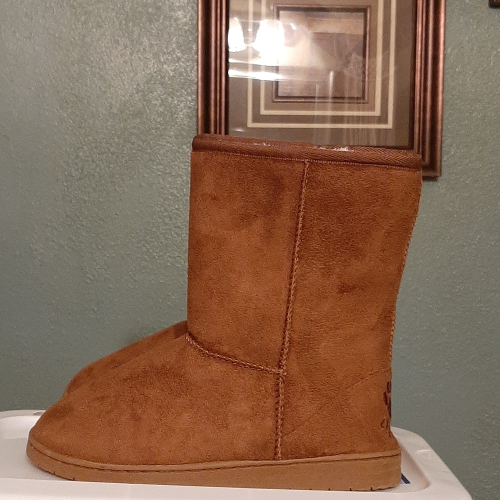 DAWGS boots